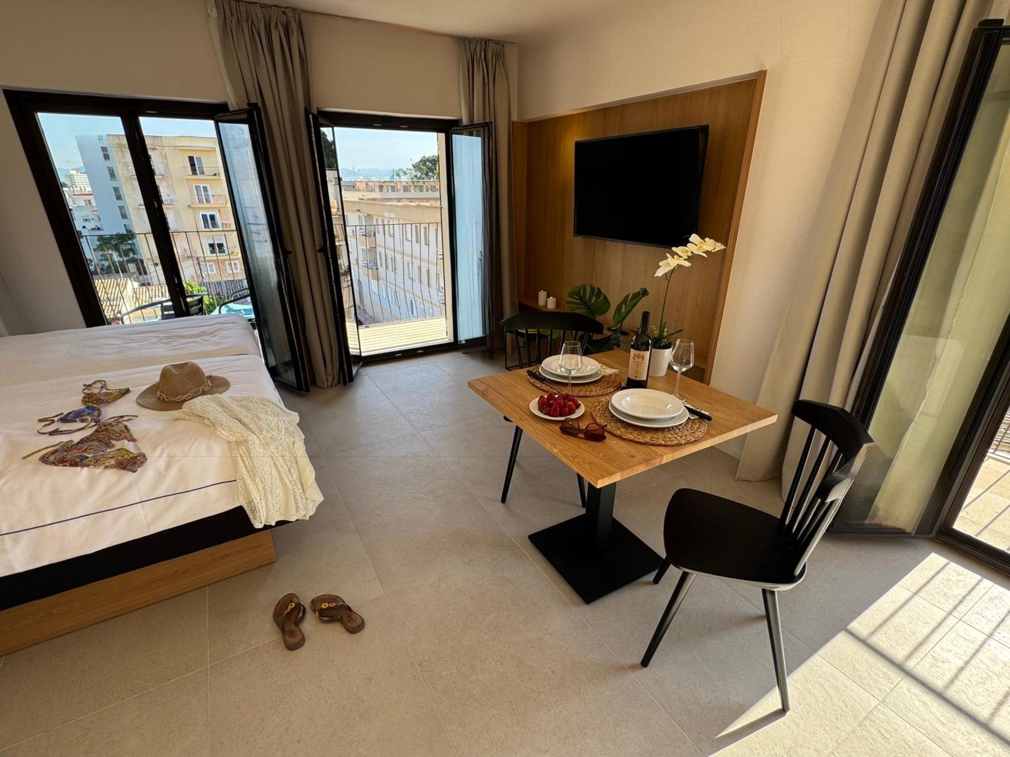 Penthouse Panoramic View Partial Sea View